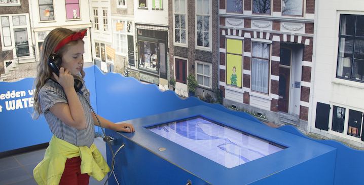 Meisje in het Aquarama