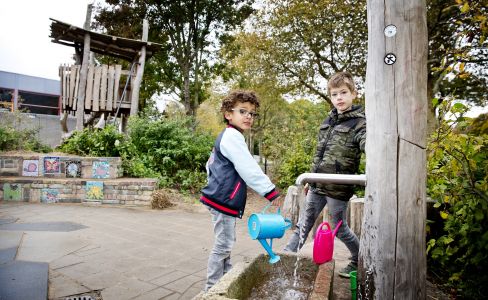 Geld voor groenere schoolpleinen Geld voor groenere schoolpleinen