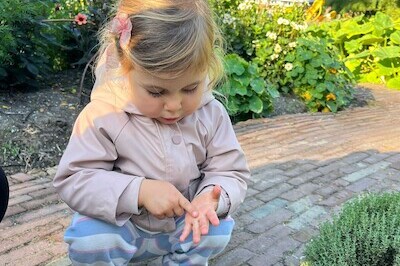 Meisje in het groen